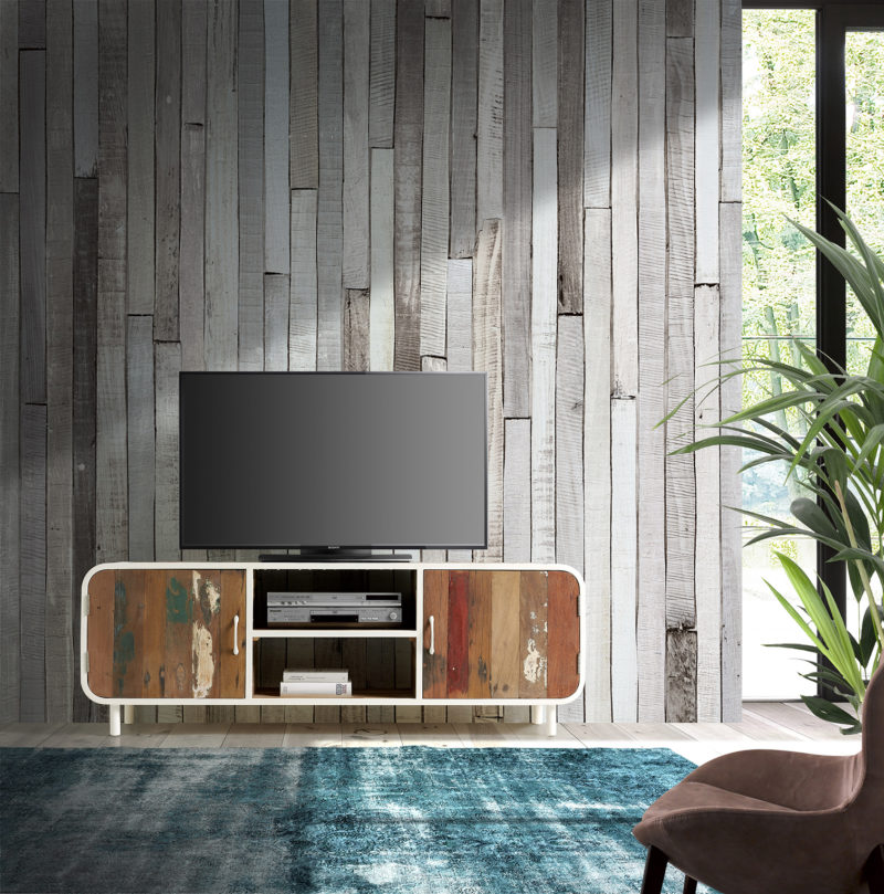 Ambiente Sixties mueble TV de estructura metálica blanco y madera reciclada de barco con 2 puertas
